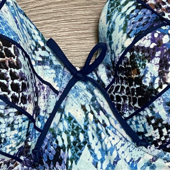 Spanx Blue Python Nile Bra-llelujah Underwire One Piece Swimsuit Blue Sz 10 D/DD - Picture 4 of 9